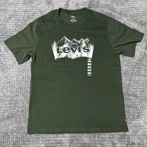 Levi's Men's Forest Green Mountain Tee Size XS